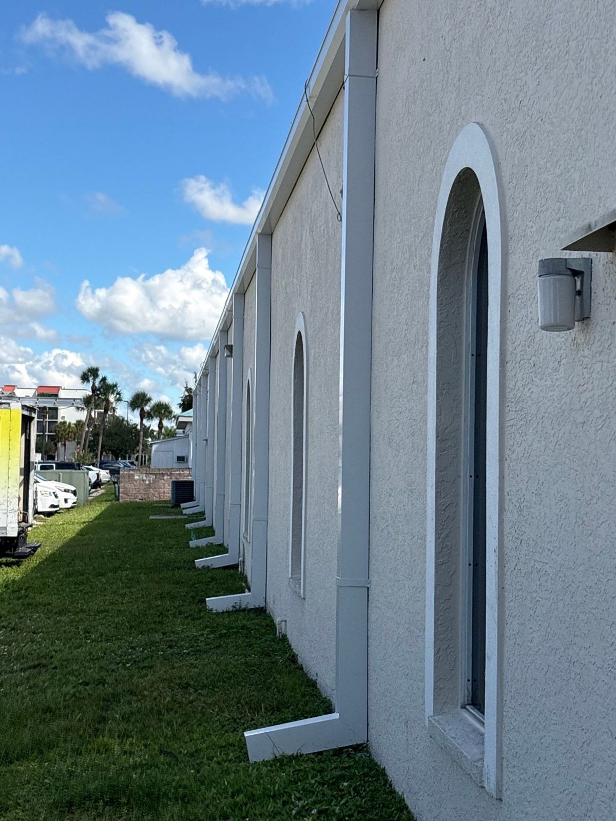 Commercial building side