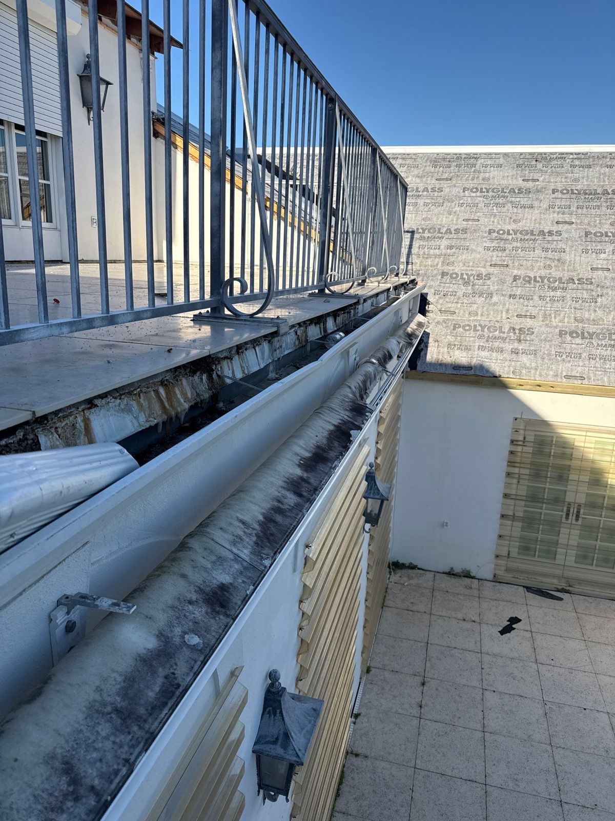 Second-story gutter run